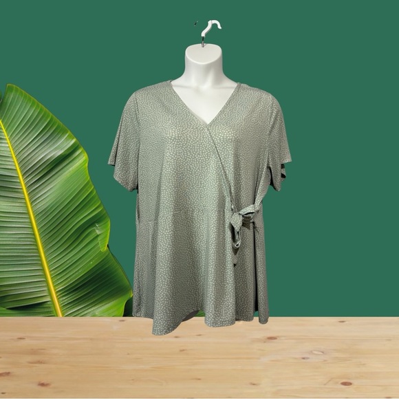 NEW, Penningtons, Plus Size Wrap Blouse, 2X, Green, White - Picture 1 of 8